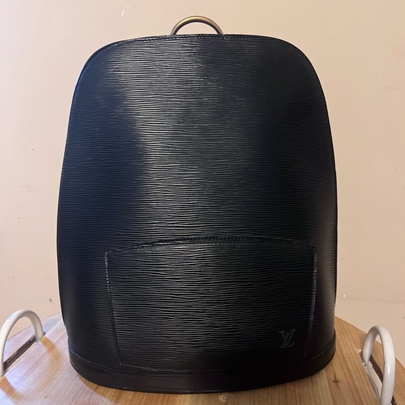 Louis Vuitton
Gobelins Vintage black leather Epi backpack - Picture 1 of 9